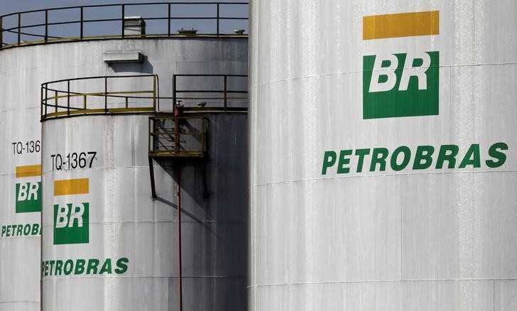 Petrobras reduz em 2,3% preço do diesel a partir de quarta, gasolina sobe 1,4%